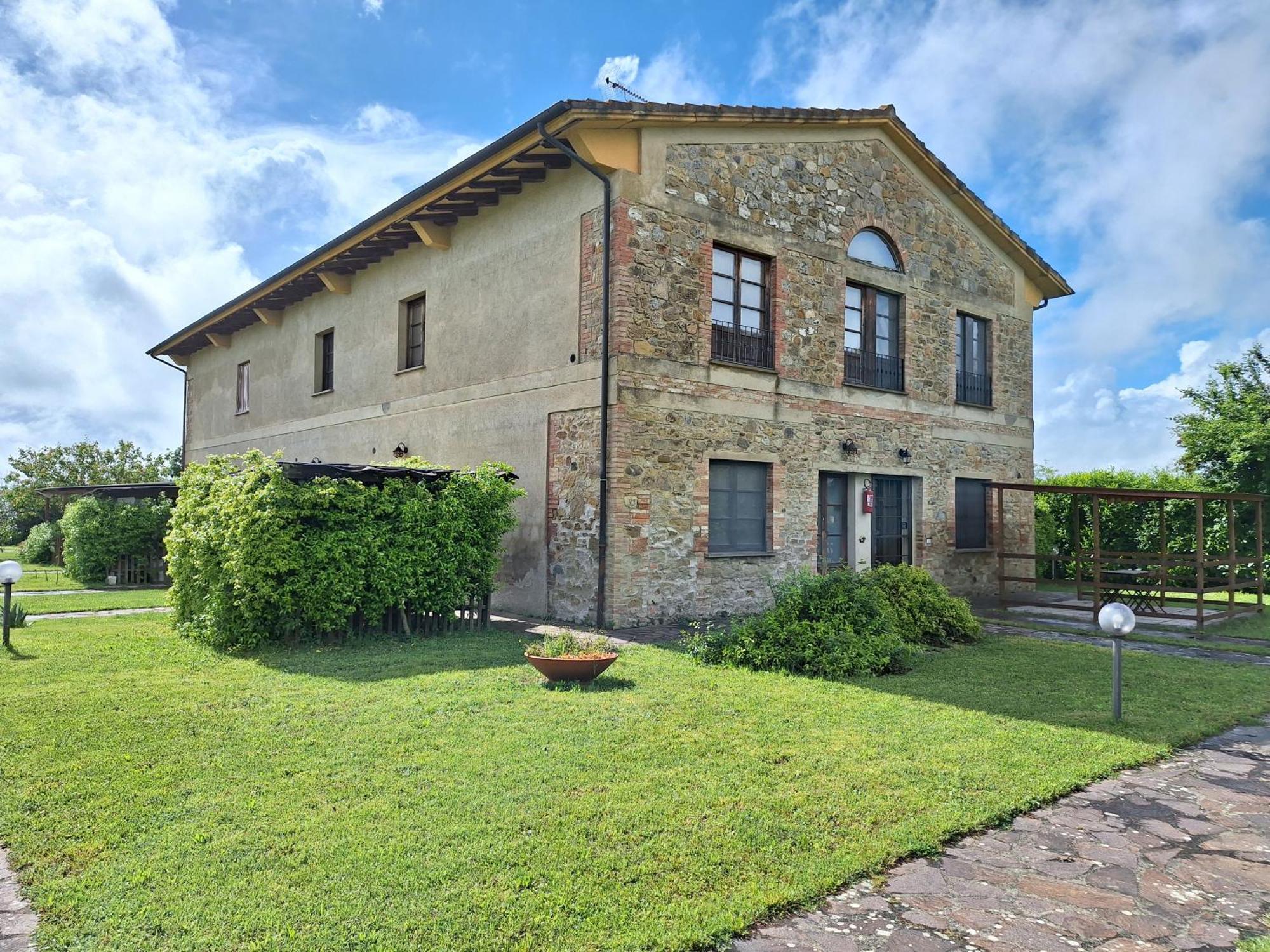 Lacollinatuscany Between San Gimignano And Волтера Екстериор снимка